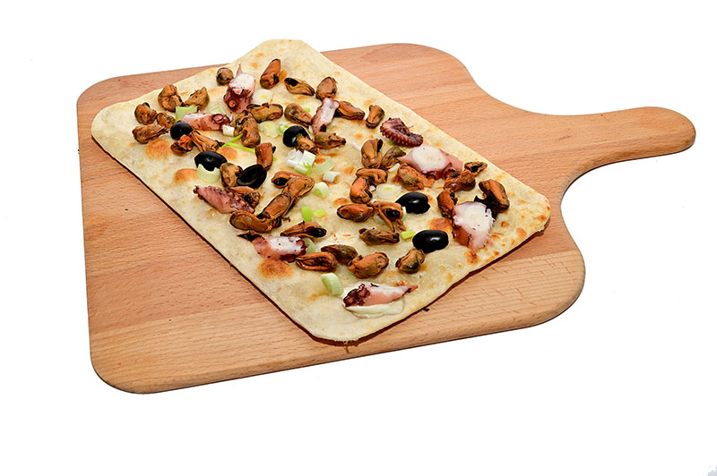 Flammkuchen mit Meeresfruechten