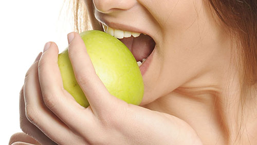 Biss in den Apfel - Parodontose und Zahngesundheit
