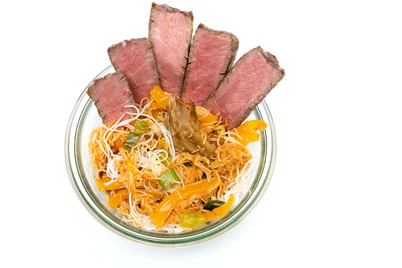 Partyfood im Glas Asiatischer Rindfleischsalat 